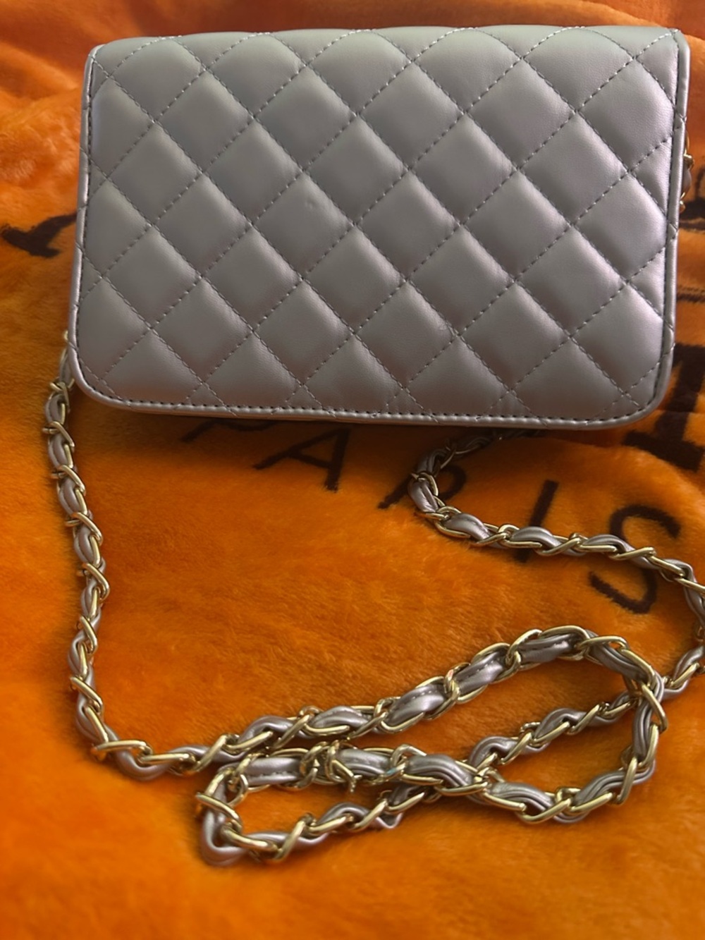Quilted Metallic Crossbody Bag - Silver. Not authentic - Picture 5 of 8